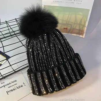 2021 nauja rudens ir žiemos korėjos versija, didelis meškėnas nekilnojamojo plaukų kamuolys moteriška skrybėlė sutirštės šiltas visiškai kalnų krištolas megzti mi 3